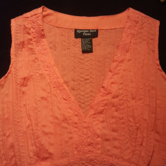 MYSTIQUE AURA PETITE ♡ Gorgeous Coral V Neck Embroidered Beaded Babydoll Top PS - Picture 12 of 14